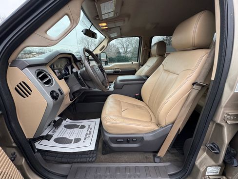 Used 2013 Ford F450 Lariat w/ Lariat Interior Pkg image 15