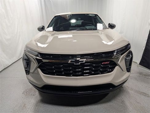 New 2026 Chevrolet Trax RS w/ Sunroof Package image 8