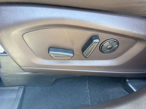 Used 2022 Ford Explorer King Ranch w/ Premium Technology Package image 28