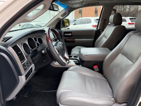 Used 2014 Toyota Sequoia Platinum image 13