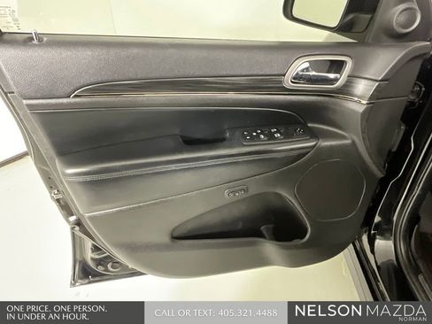 Used 2020 Jeep Grand Cherokee Limited X image 17