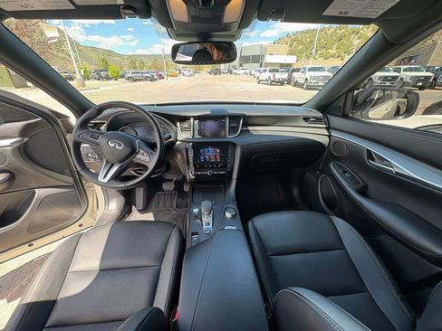 Used 2022 INFINITI QX50 Luxe w/ Appearance Package AWD/4WD image 4