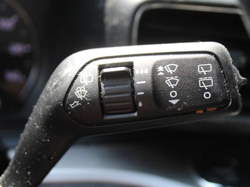 Used 2022 Ford Explorer XLT w/ Equipment Group 202A AWD/4WD image 34