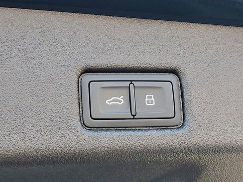 Used 2025 Audi SQ5 Premium Plus image 31