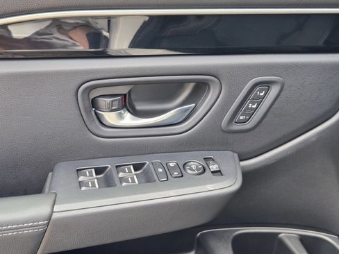 Used 2025 Honda Pilot EX-L image 10