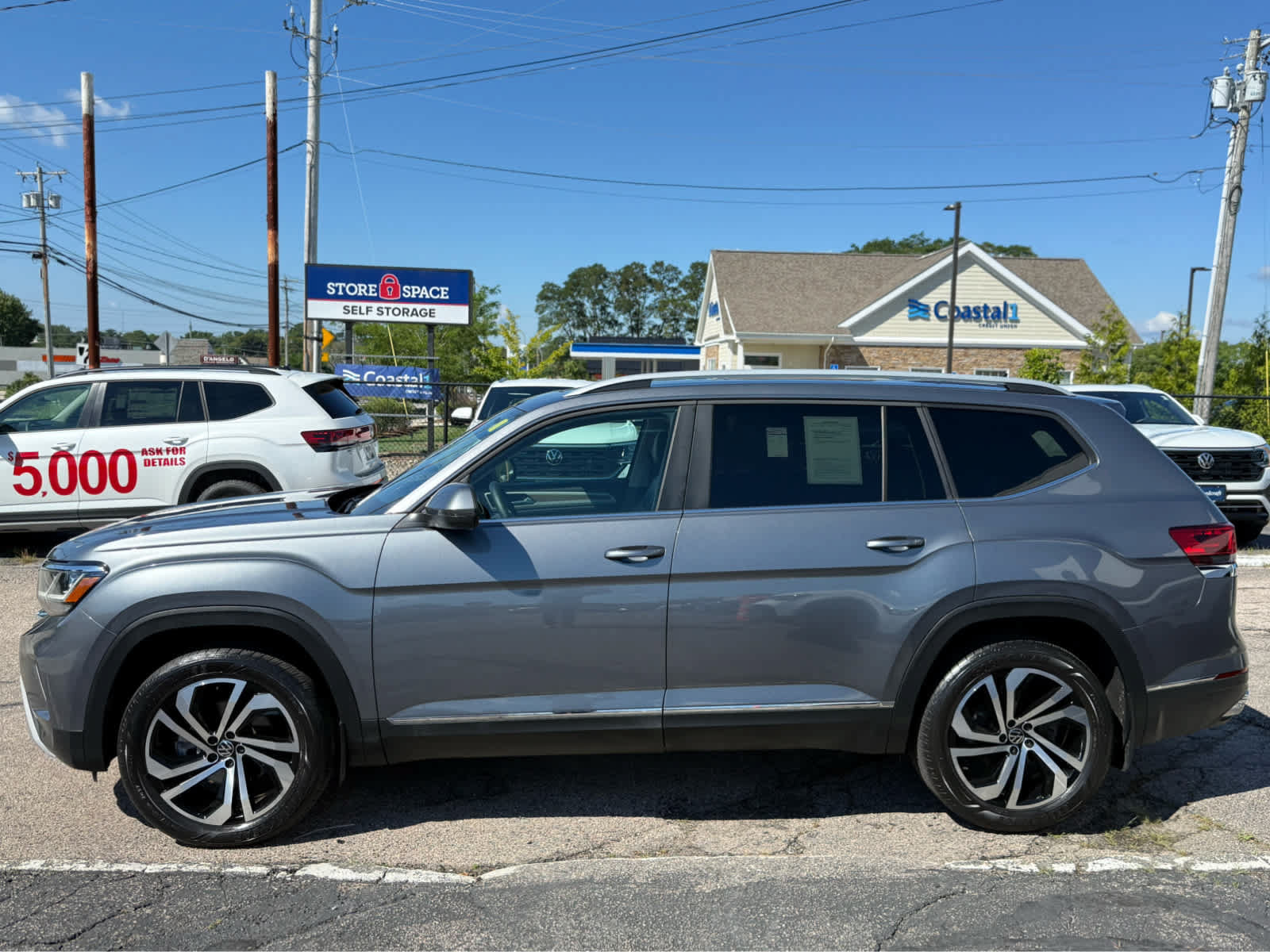 Used 2022 Volkswagen Atlas SEL AWD/4WD image 4
