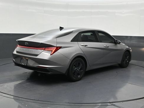 Used 2023 Hyundai Elantra Blue FWD image 5