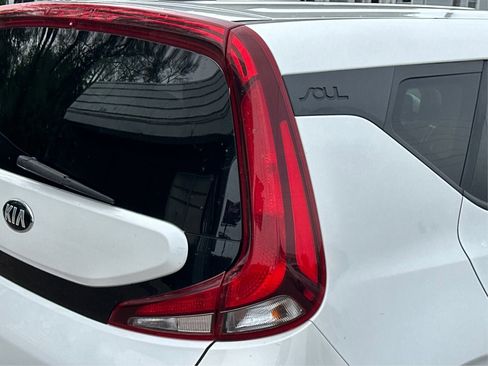 Used 2020 Kia Soul S image 29