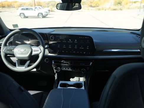 New 2026 Chevrolet Traverse LT FWD image 9