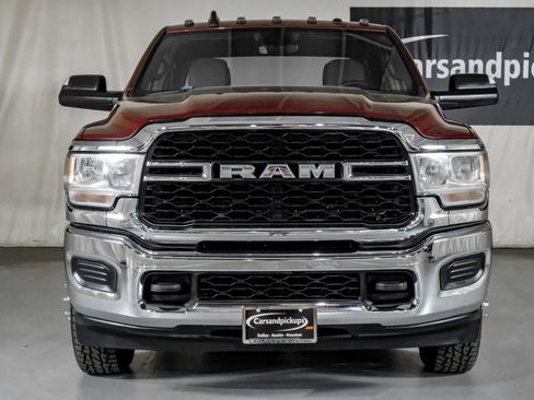 Used 2022 RAM 3500 Tradesman w/ Chrome Appearance Group AWD/4WD image 3