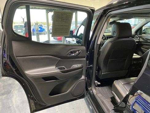 Used 2022 GMC Acadia AT4 w/ Technology Package image 12