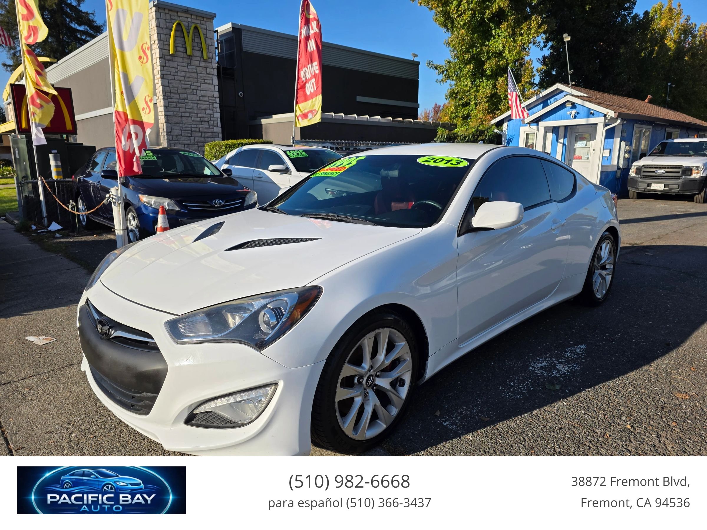 Used 2013 Hyundai Genesis 3.8 RWD image 3