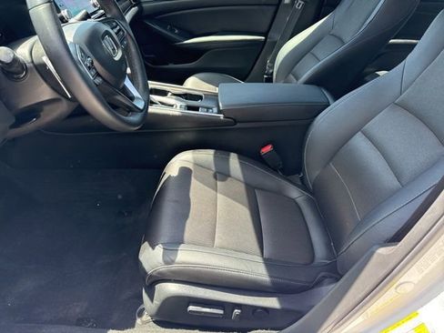 Used 2019 Honda Accord Sport image 9