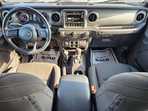 Used 2022 Jeep Gladiator Sport AWD/4WD image 15