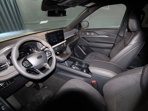 New 2026 Ford Explorer Tremor w/ Tremor Convenience Package image 2