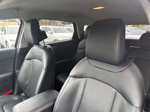 Used 2023 Kia Sportage EX image 19