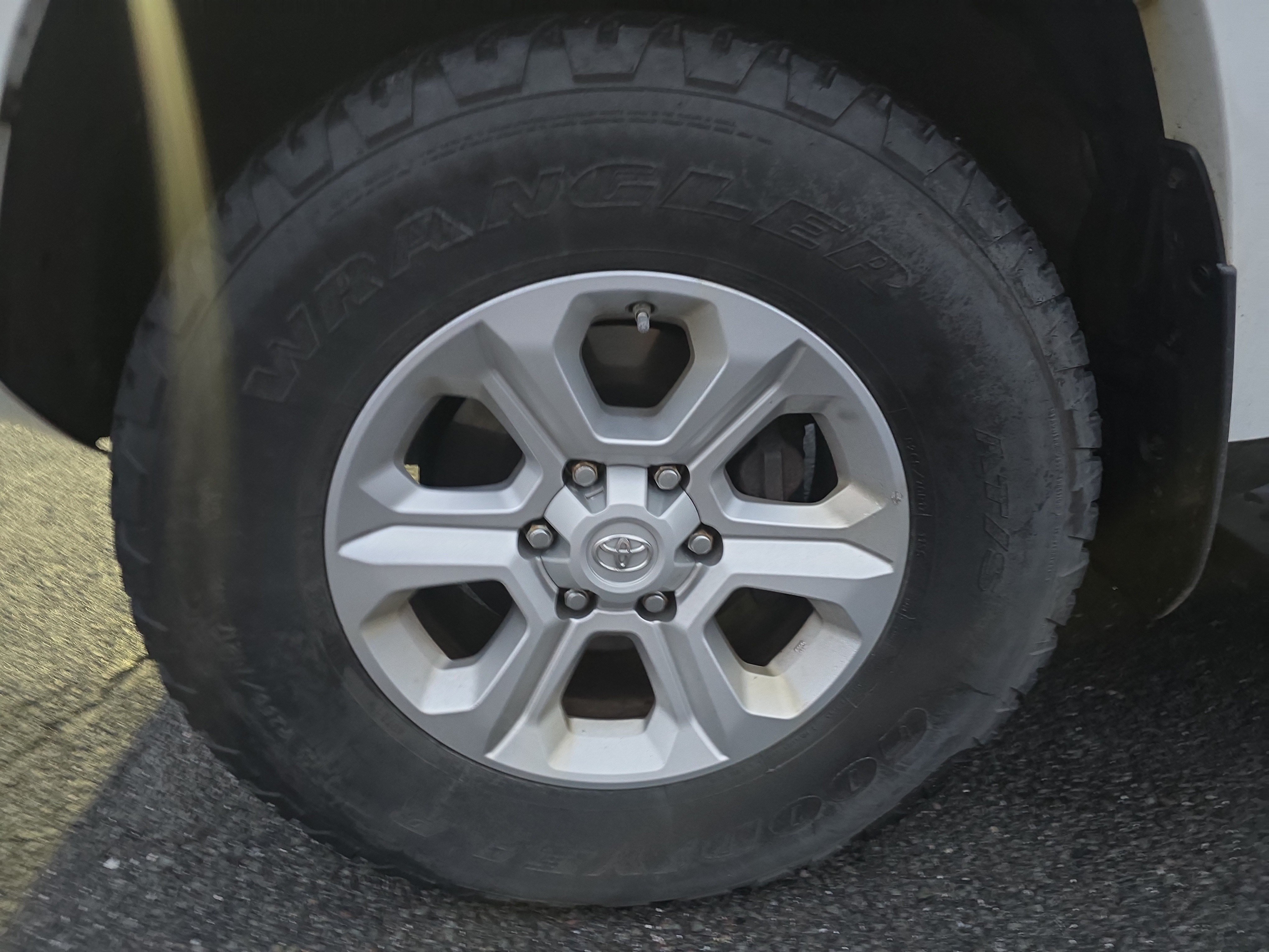 Used 2018 Toyota 4Runner SR5 Premium AWD/4WD image 12