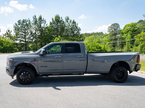 New 2026 RAM 3500 Limited AWD/4WD image 12