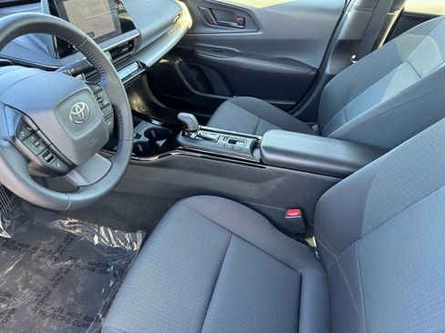 Used 2025 Toyota Prius image 18