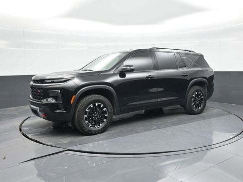 Used 2024 Chevrolet Traverse Z71 image 1