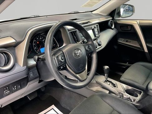 Used 2015 Toyota RAV4 LE image 19