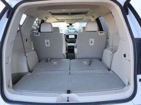 Used 2023 GMC Acadia Denali w/ Denali Ultimate Package image 9