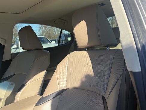 Used 2019 Lexus ES 300h w/ Luxury Package image 18