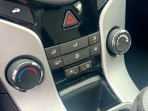 Used 2015 Chevrolet Cruze LS image 14