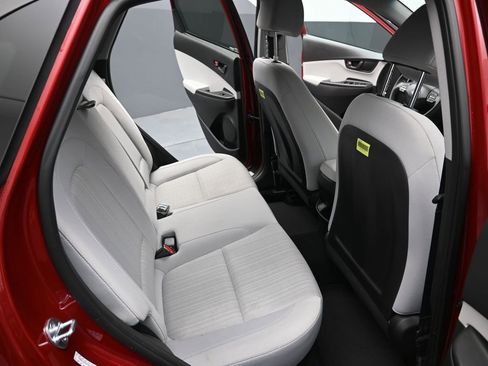 Used 2023 Hyundai Kona SEL w/ Winter Weather Package image 30