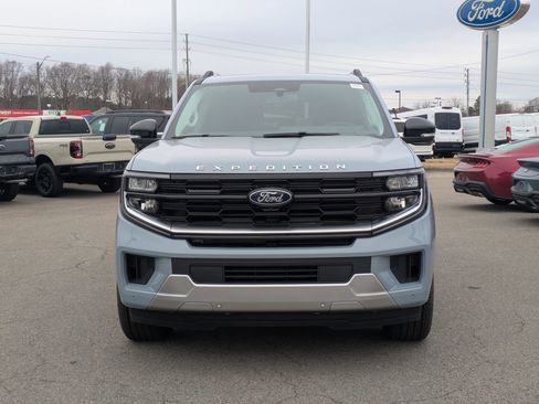 New 2025 Ford Expedition Max Platinum w/ Driver's Package image 9