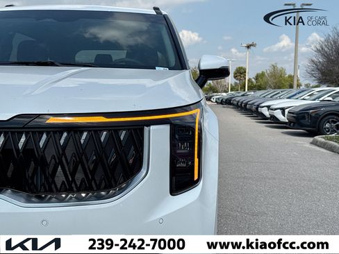New 2026 Kia Carnival EX FWD image 9