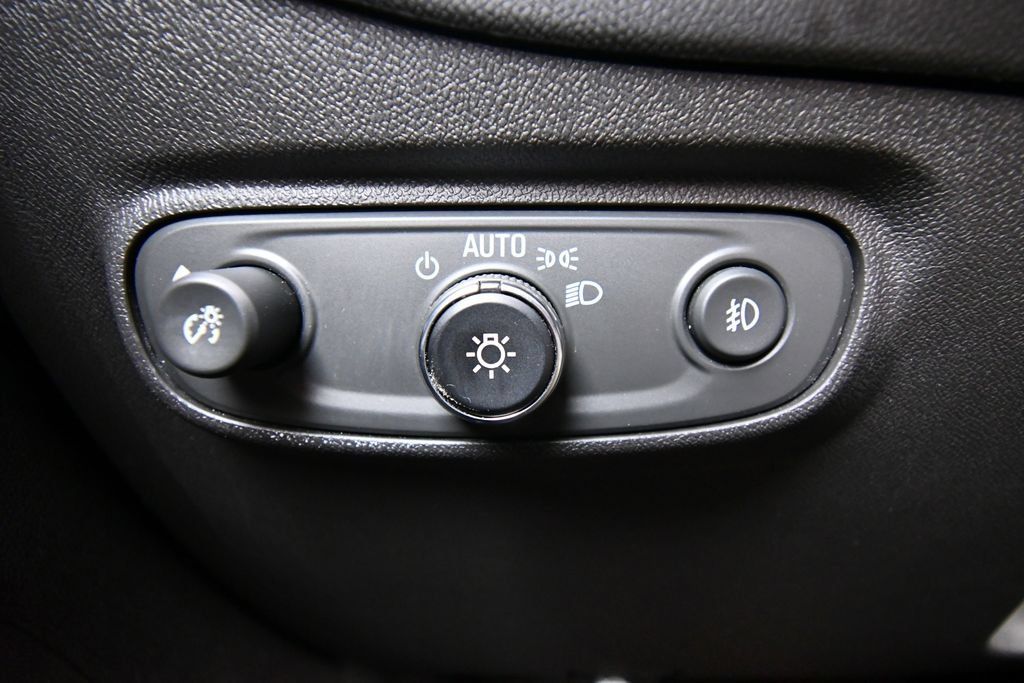 Used 2020 Chevrolet Equinox Premier AWD/4WD image 24