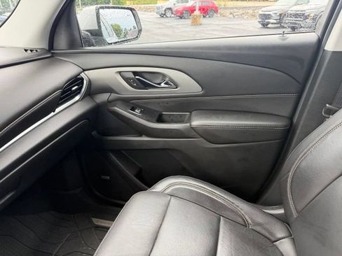 Used 2019 Chevrolet Traverse LT w/ LT Premium Package AWD/4WD image 23