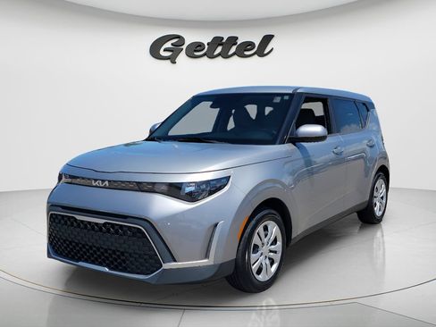 Used 2023 Kia Soul LX FWD image 1