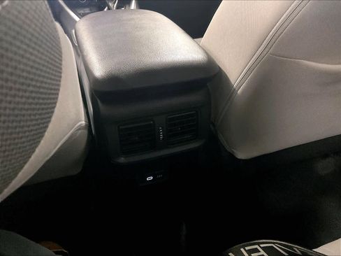 Used 2025 Toyota RAV4 XLE image 28