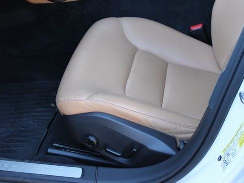 Used 2018 Volvo S90 T5 Momentum w/ Convenience Package image 16