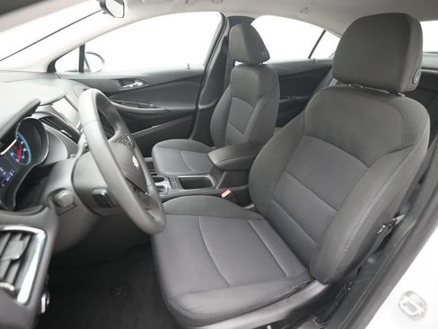 Used 2017 Chevrolet Cruze LT w/ Convenience Package FWD image 7