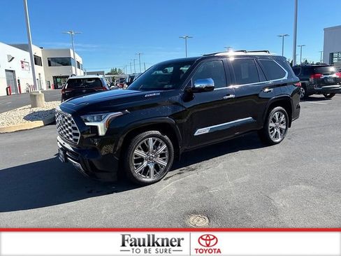 Used 2025 Toyota Sequoia Capstone AWD/4WD image 17