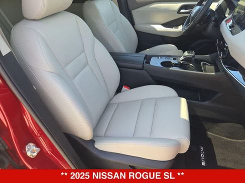Used 2025 Nissan Rogue SL w/ SL Premium Package FWD image 21
