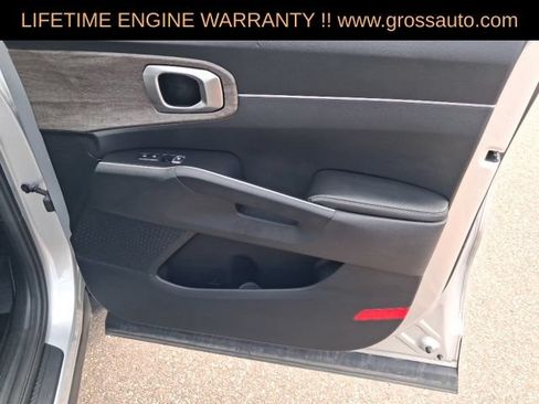 Used 2022 Kia Sorento S w/ Panoramic Sunroof Package AWD/4WD image 36