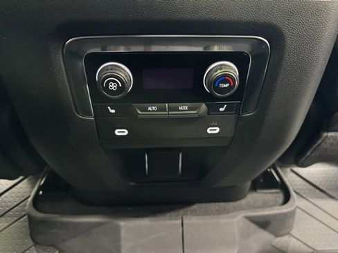 Used 2024 Chevrolet Tahoe High Country image 18