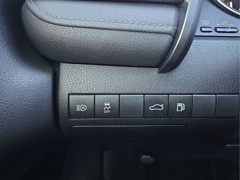 Used 2018 Toyota Camry SE w/ Audio Package FWD image 20
