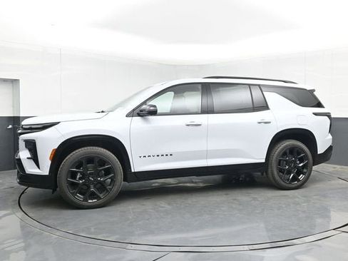 New 2026 Chevrolet Traverse RS w/ LPO, Floor Liner Package FWD image 11