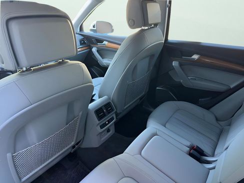 Used 2023 Audi Q5 2.0T Premium w/ Convenience Package AWD/4WD image 40