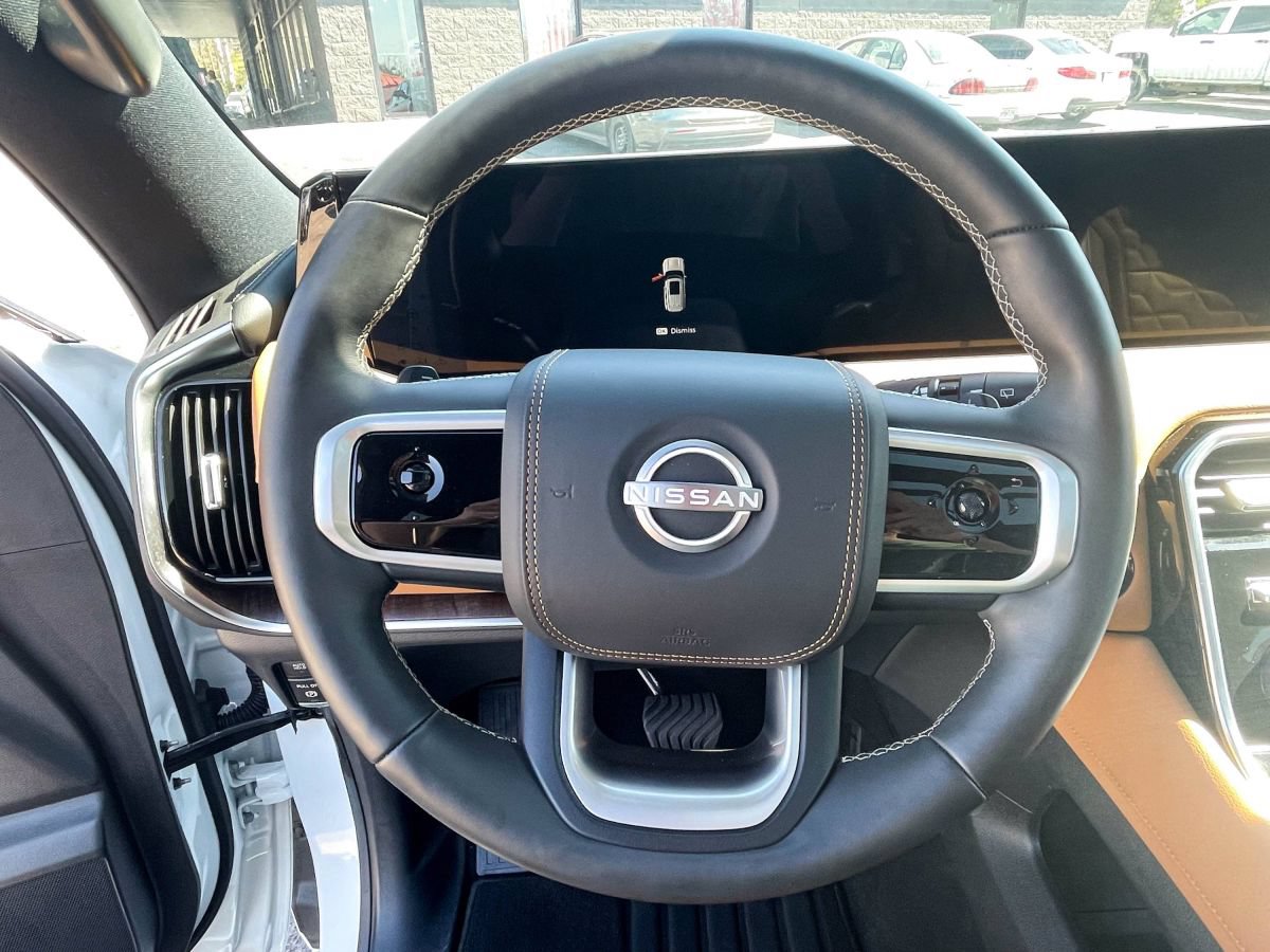 Used 2025 Nissan Armada Platinum Reserve AWD/4WD image 11