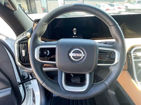 Used 2025 Nissan Armada Platinum Reserve AWD/4WD image 11