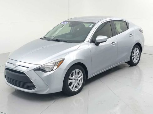 Used 2018 Toyota Yaris iA image 4