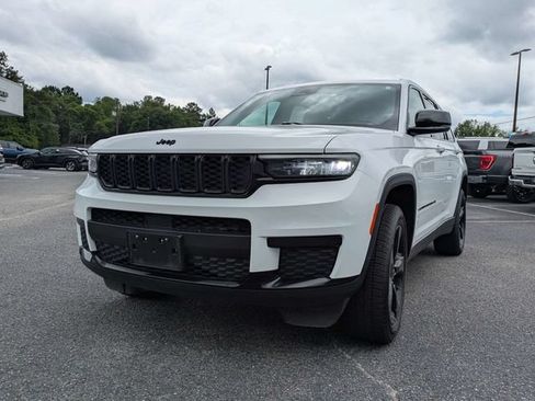 Used 2023 Jeep Grand Cherokee L Laredo AWD/4WD image 8
