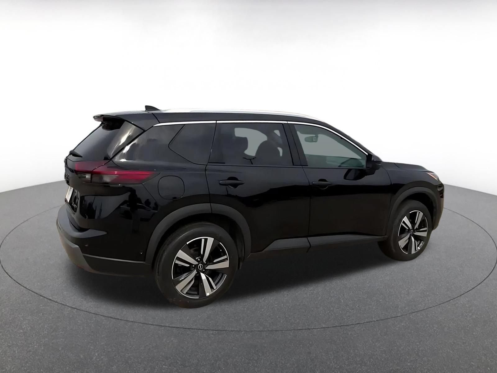 Used 2026 Nissan Rogue SL AWD/4WD image 14