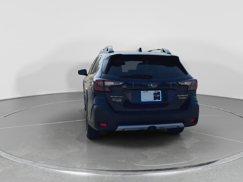 Used 2023 Subaru Outback Touring AWD/4WD image 7